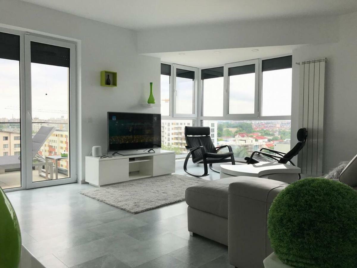 Luxury Westpark 2 Residence With Lake View Bucharest Exterior photo